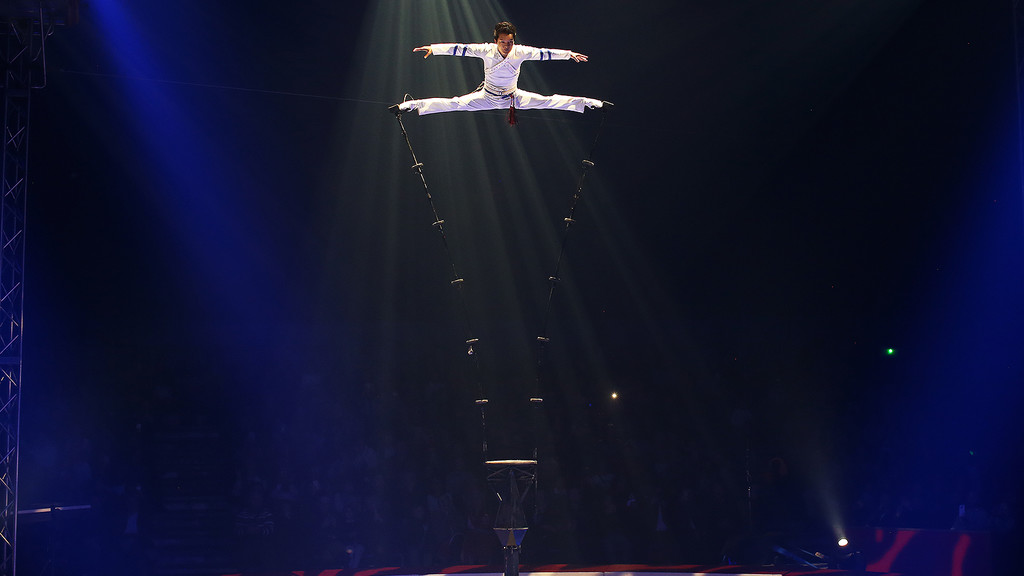 Festival International du Cirque 2017 - Numéro Shuang Jian (Equilibres)