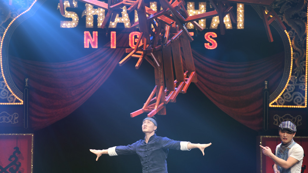 Festival International du Cirque 2016 - Numéro Le Cirque National de Chine - équilibre de bancs
