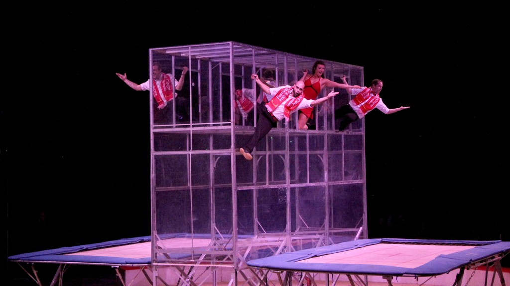 Festival International du Cirque 2016 - Numéro Catwall - trampoline