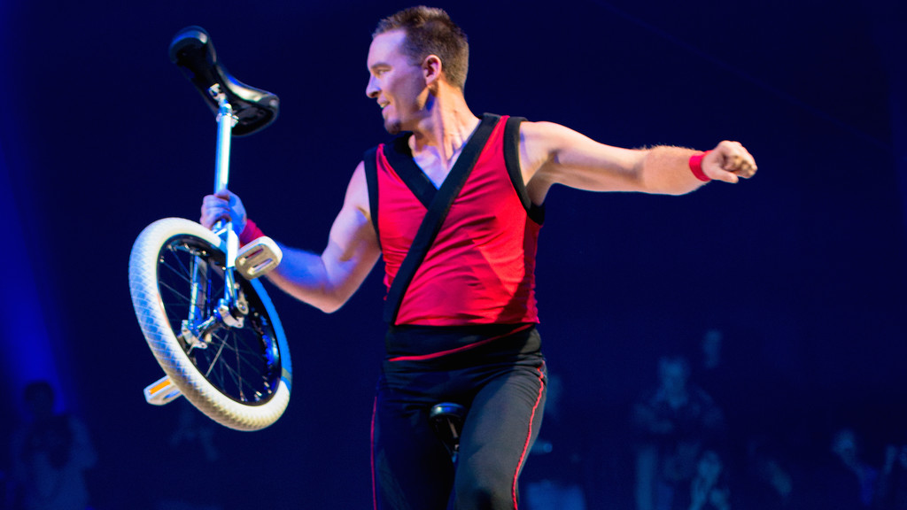 Festival International du Cirque 2015 - numéro de Paul Chen - Monocycle
