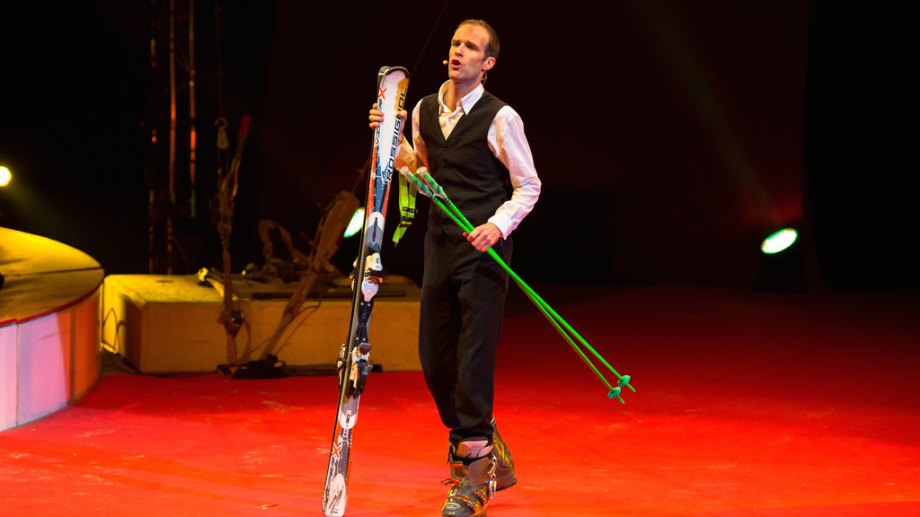 Festival International du Cirque 2015 - Numéro d'Humoriste de TOPIK