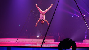 Festival International du Cirque 2017 - Numéro ZHANG FAN - équilibre tête