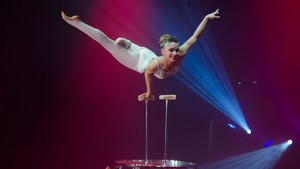 Festival International du Cirque 2016 - Numéro Catalina PALMA AGUIRE Equilibres