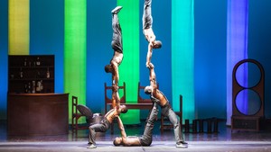 Festival International du Cirque 2016 - Numéro The Black Blues Brothers - équilibre pyramide
