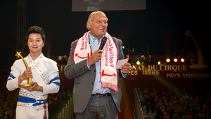 Festival International du Cirque 2017 - Remise étoile d'or shuang Jian