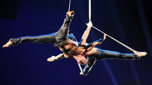 Festival International du Cirque 2018 - Numéro Duo Silver Stones - sangles